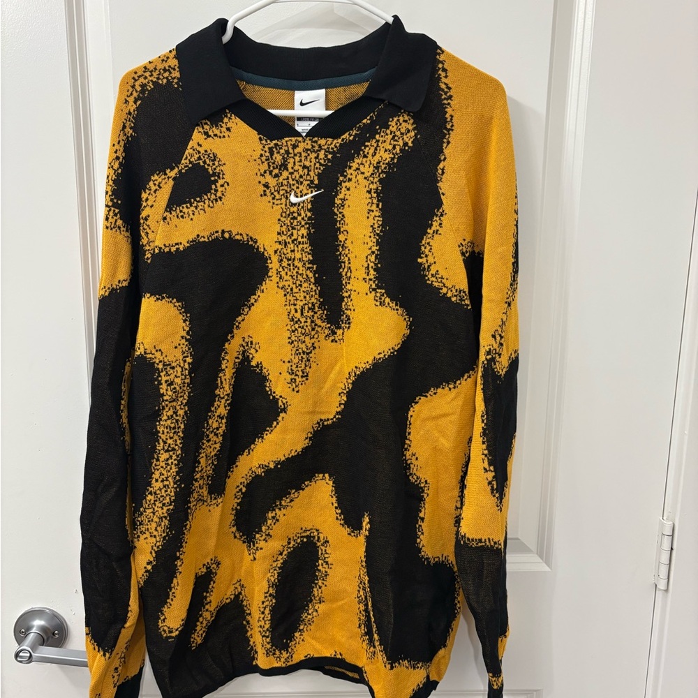 Nike Black and Gold Patterned Sweater